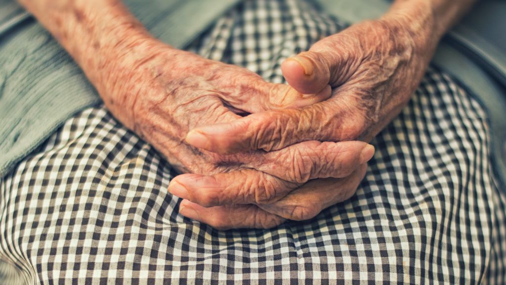 A relevância da psicoterapia para idosos